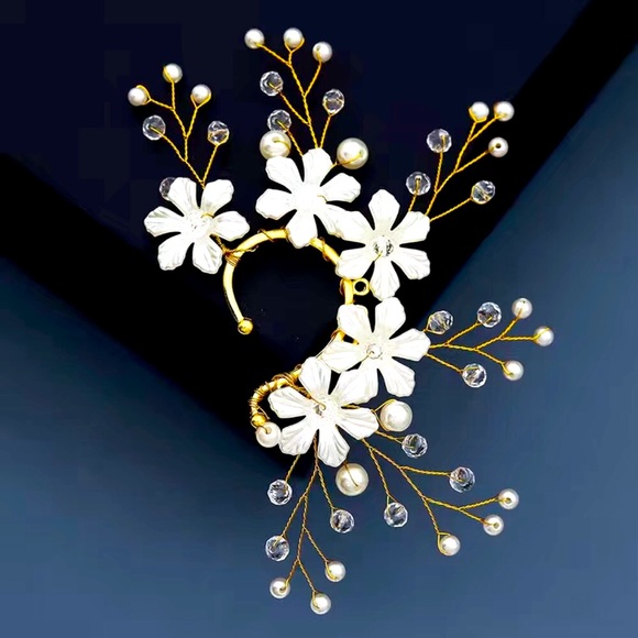 ✨✨✨Natural Shell Ear Cuff (1)✨✨✨ - Picture 2 of 5